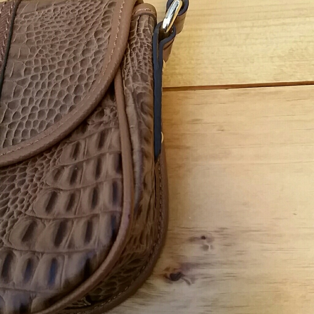 Beautiful Franco Sarto leather crossbody. - Picture 8 of 8